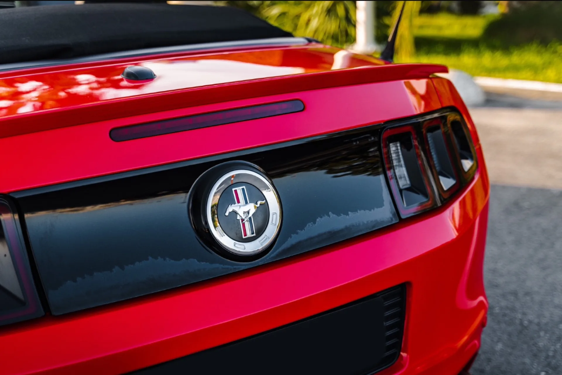 Ford Mustang красный 417